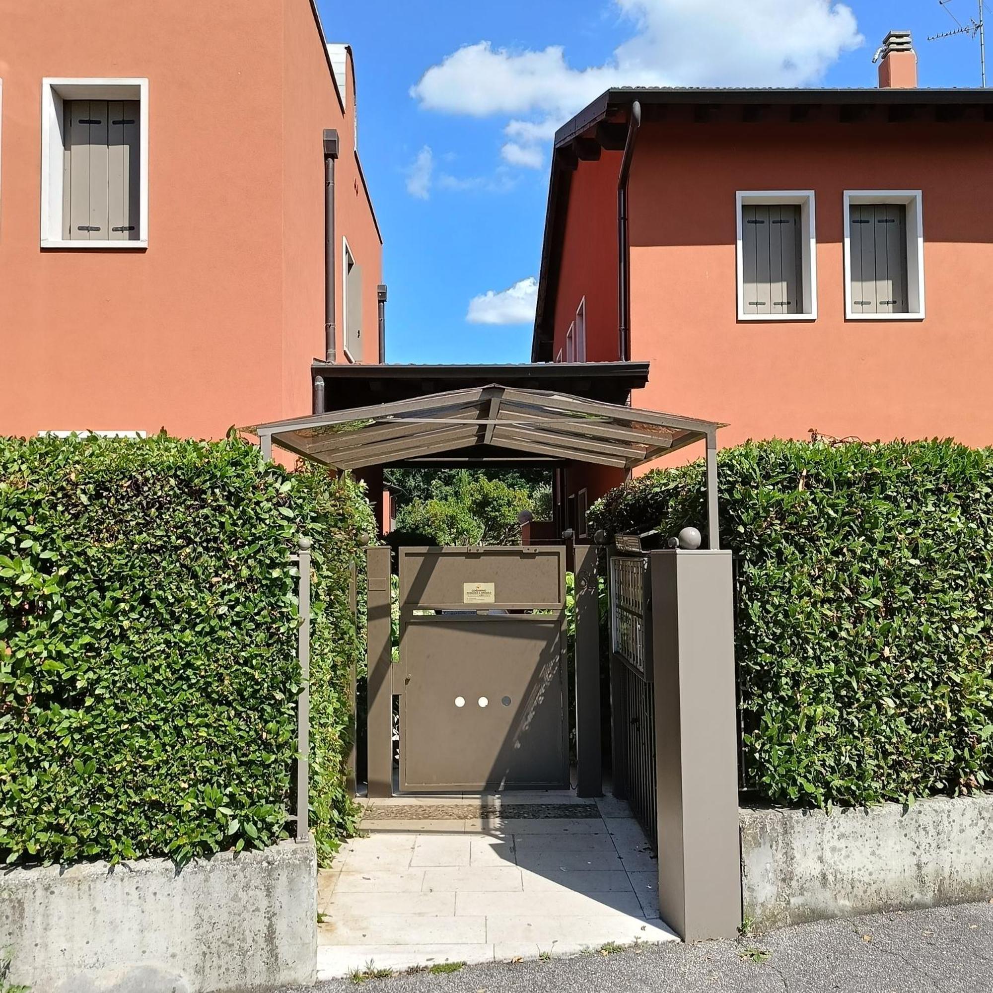 Home La Rosa Del Garda Песк'єра-дель-Гарда Екстер'єр фото